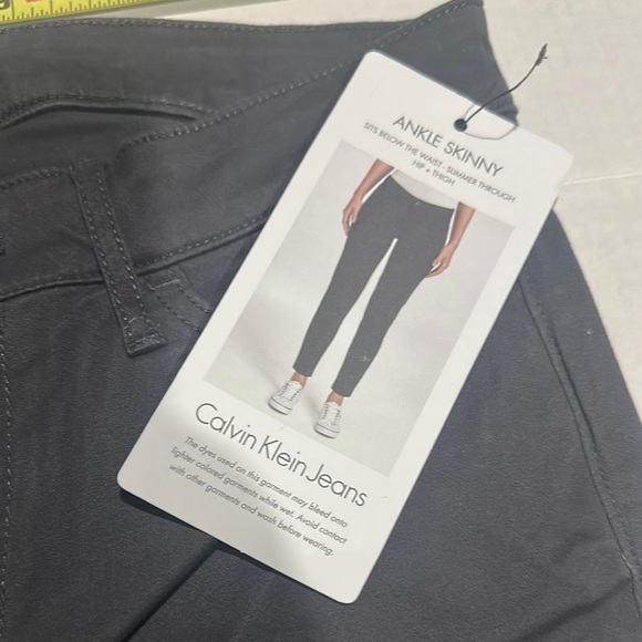 NWT Calvin Klein jeans Dark Gray Pantsw multiple pockets and zipper front - Picture 5 of 12